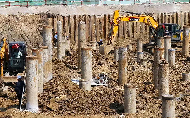 Piling work using hydraulic piling rig for deep foundation construction